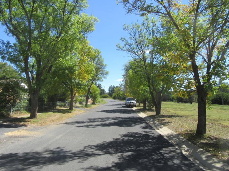 . WANGIE ST, Cooma NSW 2630