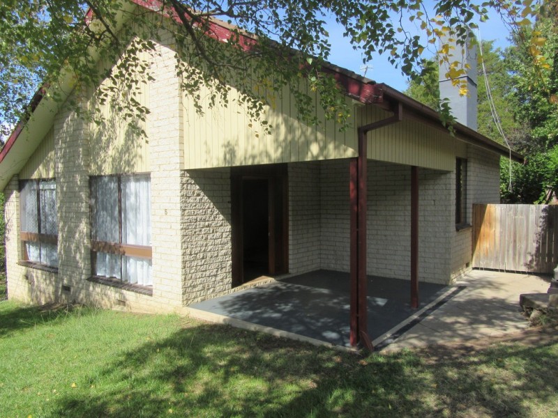 5 Moorong Pl, Cooma NSW 2630