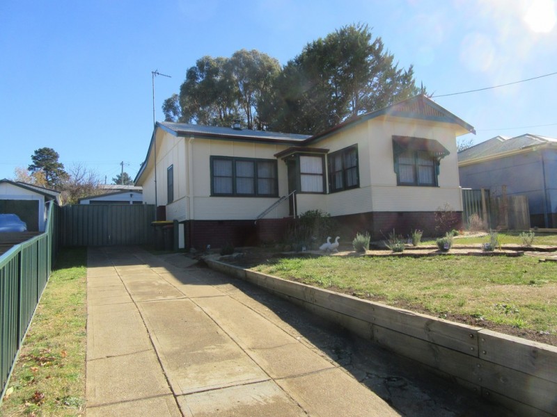 9 Nuess Ave, Cooma NSW 2630