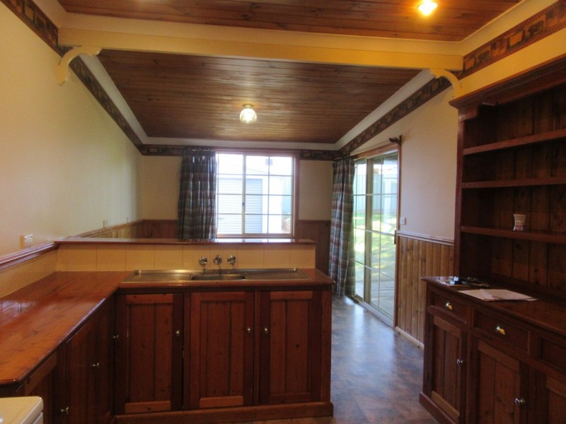 9 Nuess Ave, Cooma NSW 2630