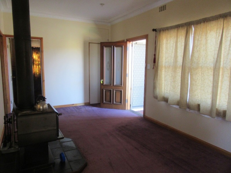 9 Nuess Ave, Cooma NSW 2630