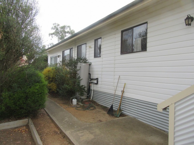 4 AMAROO STREET, Cooma NSW 2630