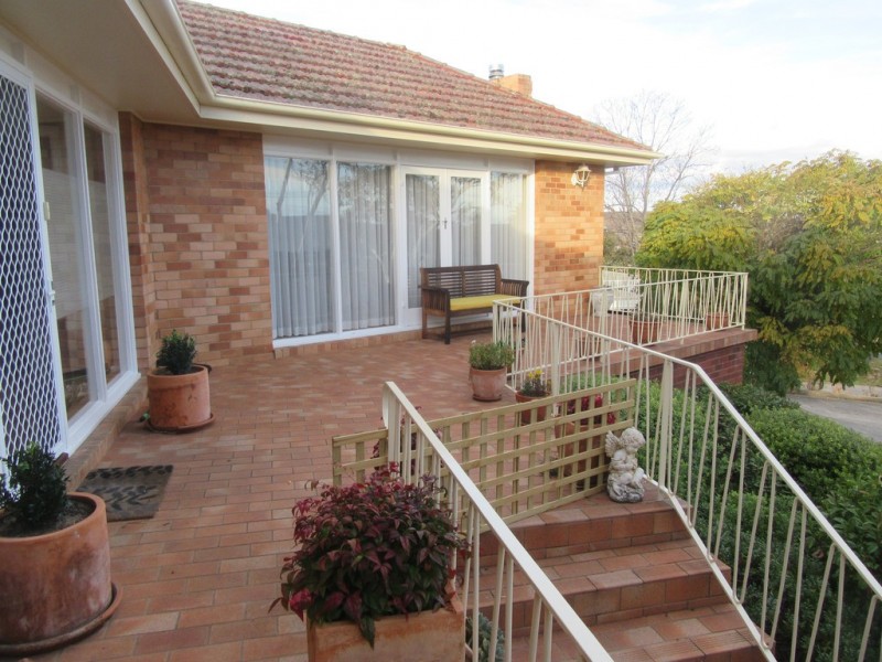 6 West Baron St, Cooma NSW 2630