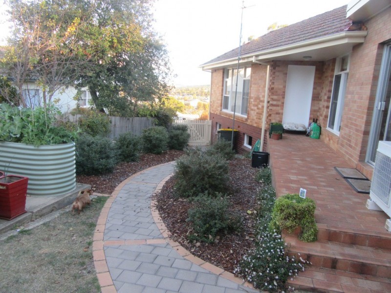 6 West Baron St, Cooma NSW 2630