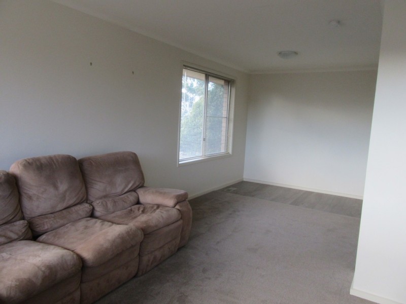 6 WARRA STREET, Cooma NSW 2630