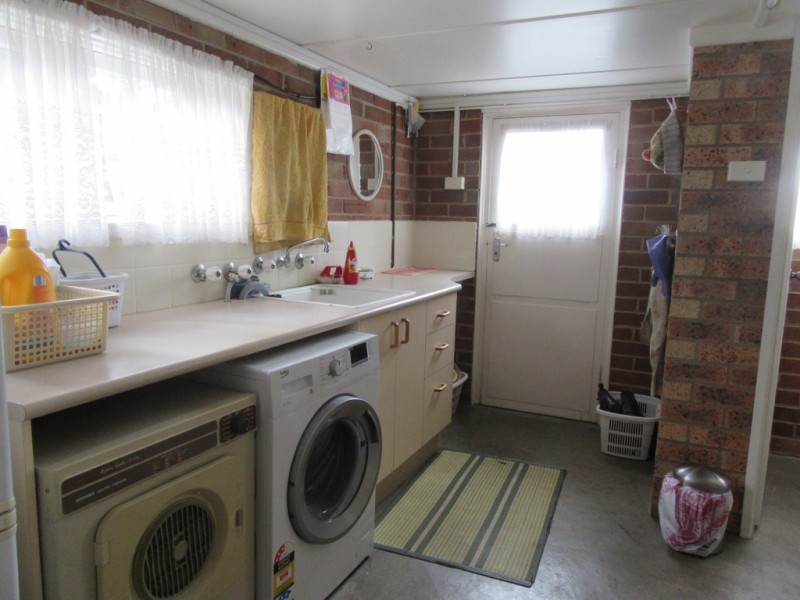 10 BLAIRGOWRIE AVENUE, Cooma NSW 2630