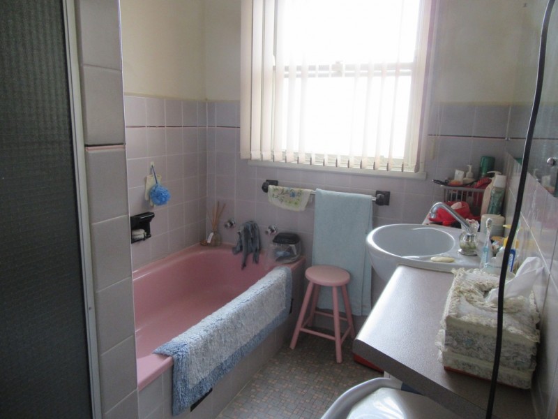 10 BLAIRGOWRIE AVENUE, Cooma NSW 2630