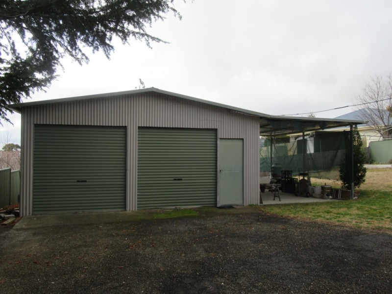 10 BLAIRGOWRIE AVENUE, Cooma NSW 2630