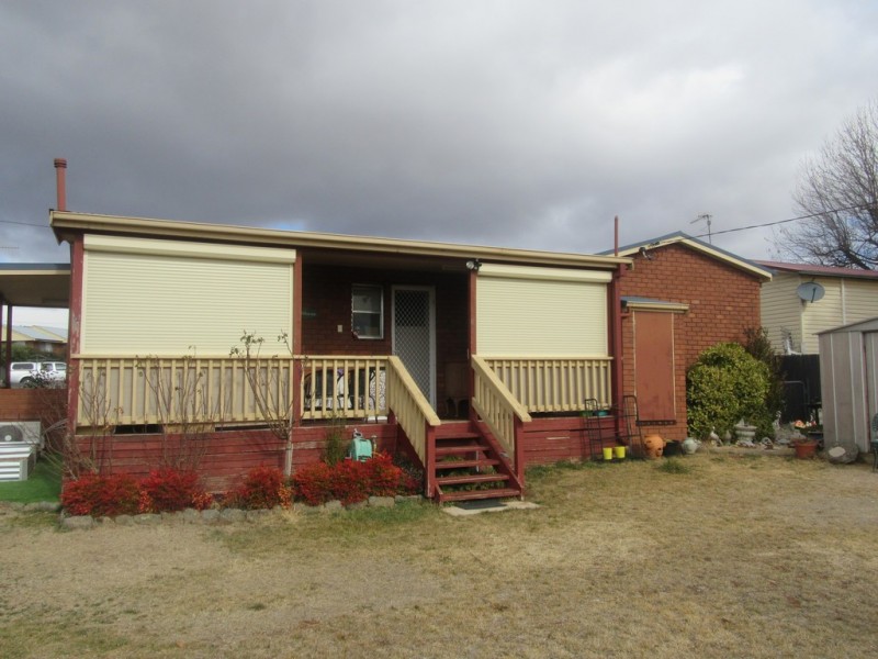 21 YAREEN RD, Cooma NSW 2630