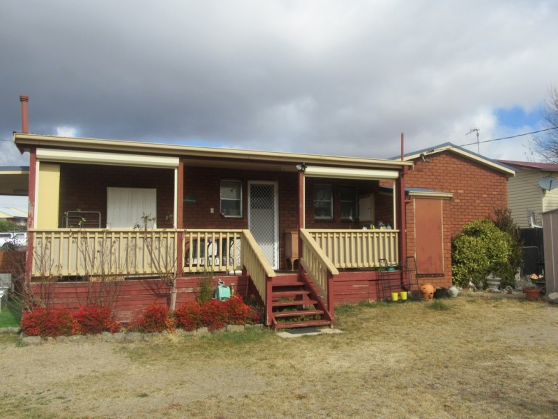 21 YAREEN RD, Cooma NSW 2630