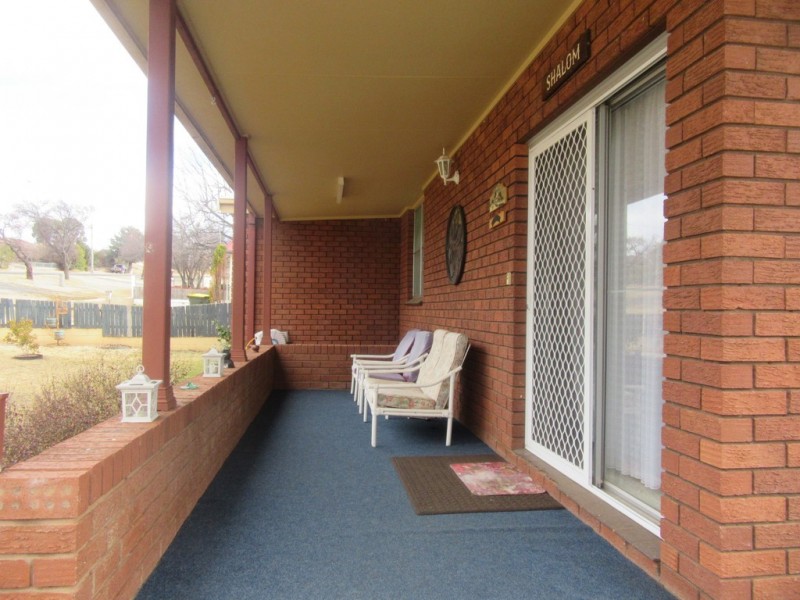 21 YAREEN RD, Cooma NSW 2630