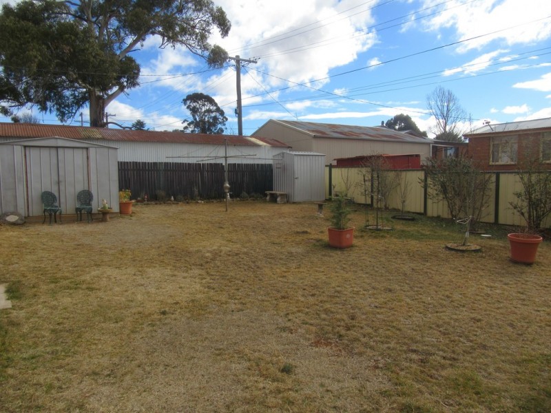 21 YAREEN RD, Cooma NSW 2630