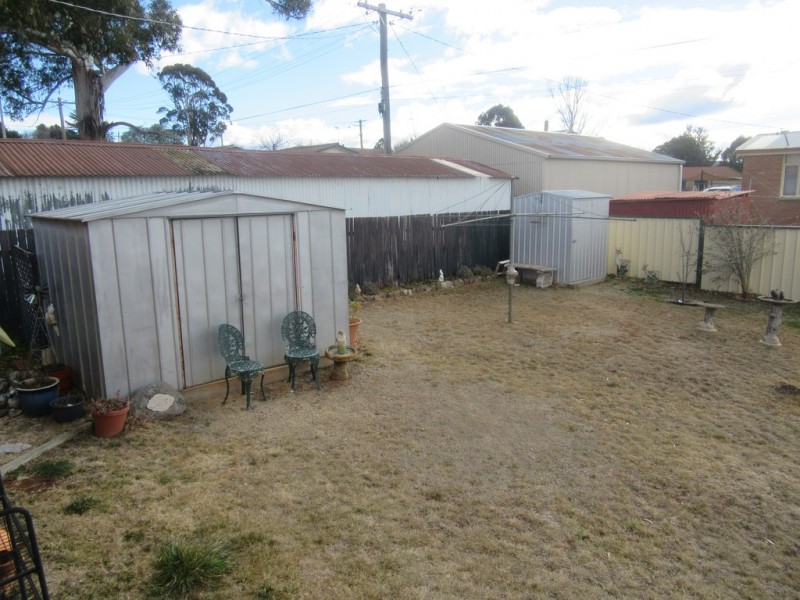 21 YAREEN RD, Cooma NSW 2630