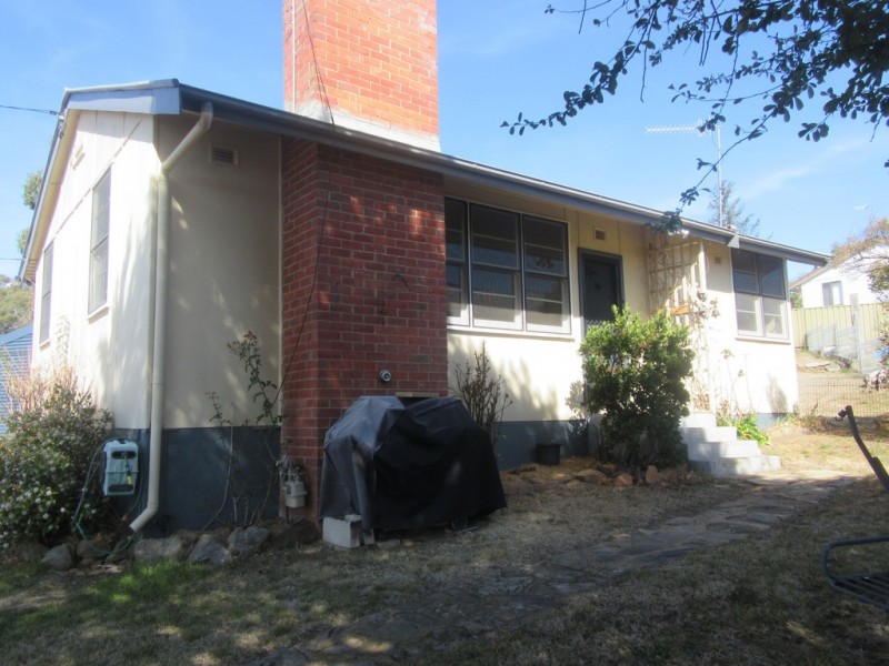 11 ORANA AVENUE, Cooma NSW 2630