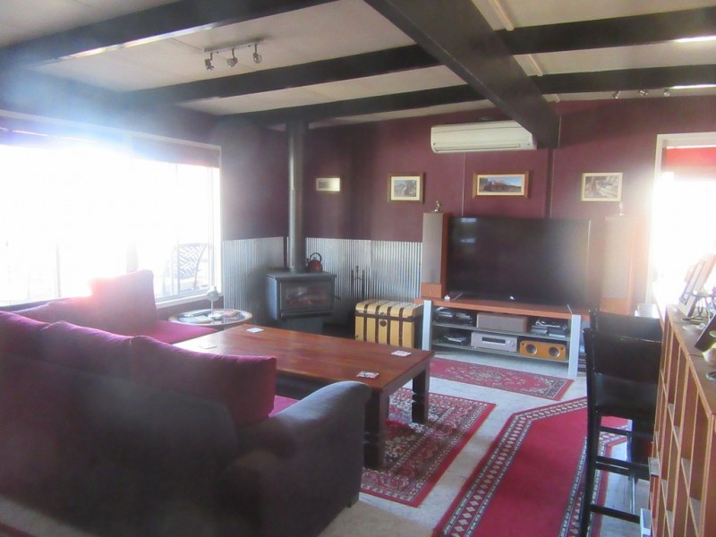 3 COSGROVE STREET, Adaminaby NSW 2629