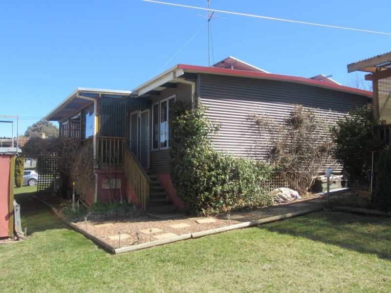 3 COSGROVE STREET, Adaminaby NSW 2629