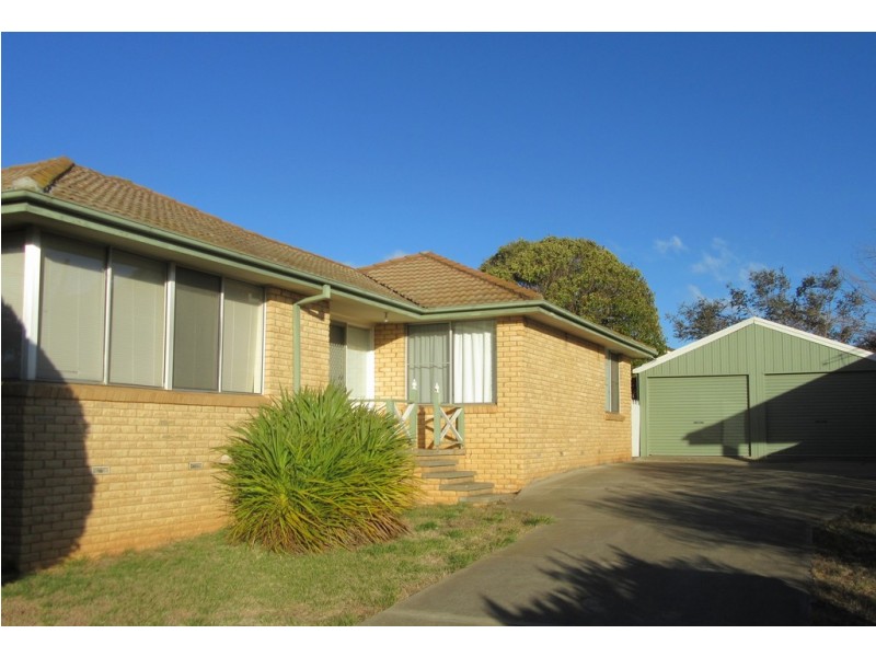 6 Warra St, Cooma NSW 2630