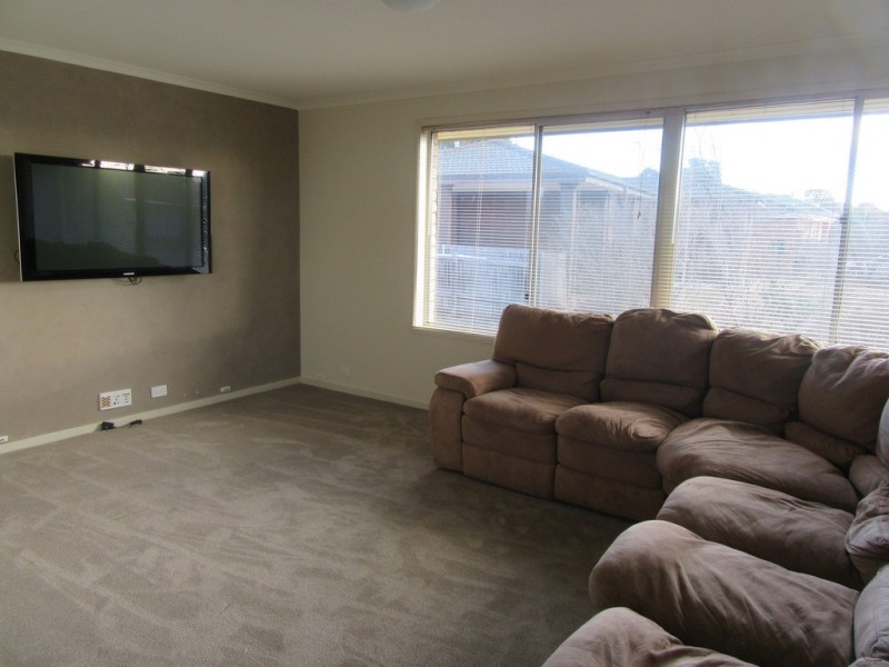 6 Warra St, Cooma NSW 2630