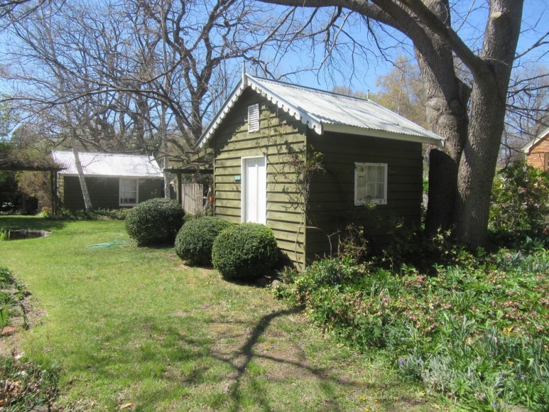 18 LAMBIE STREET, Cooma NSW 2630