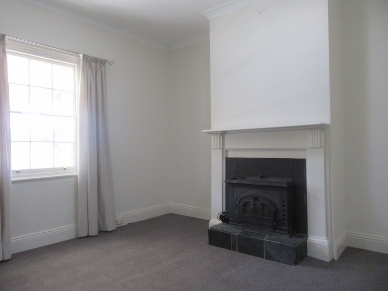 10 DENISON STREET, Cooma NSW 2630