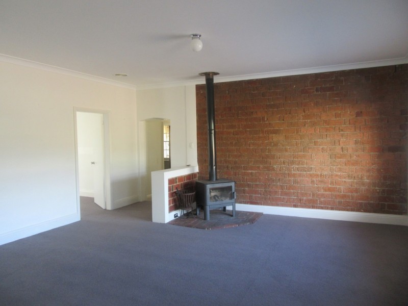 10 DENISON STREET, Cooma NSW 2630