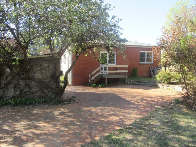 10 DENISON STREET, Cooma NSW 2630