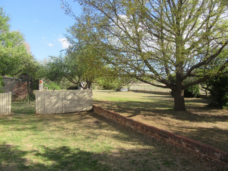 10 DENISON STREET, Cooma NSW 2630