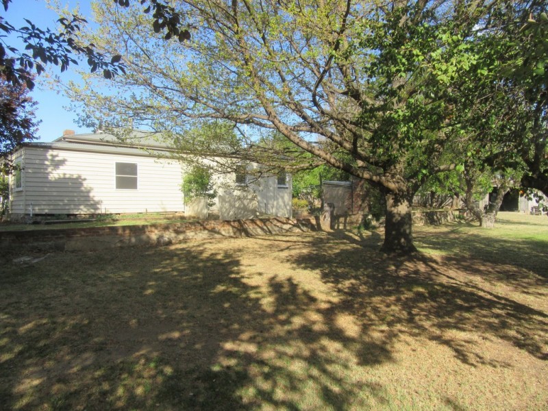 10 DENISON STREET, Cooma NSW 2630