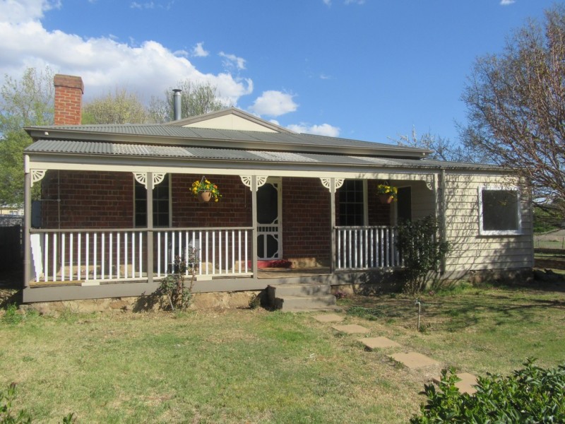 10 DENISON STREET, Cooma NSW 2630