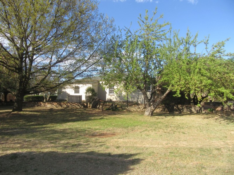 10 DENISON STREET, Cooma NSW 2630