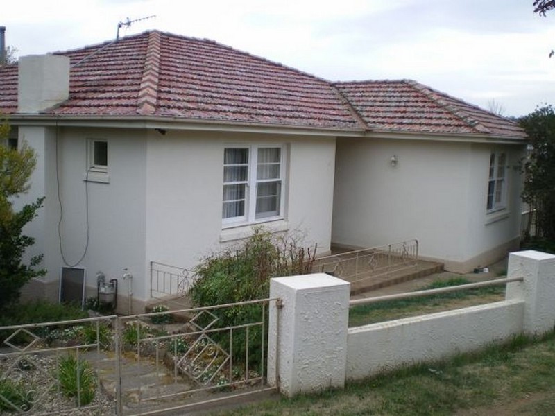 61 Bradley St, Cooma NSW 2630