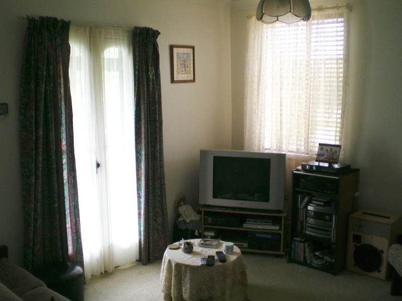 7 High St, Bombala NSW 2632