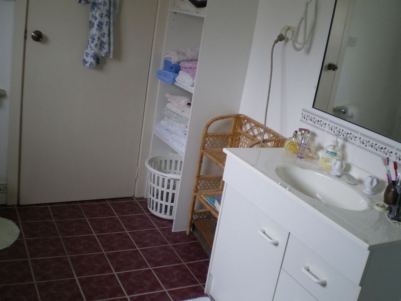 7 High St, Bombala NSW 2632