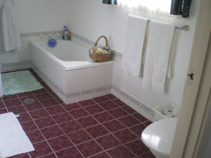 7 High St, Bombala NSW 2632