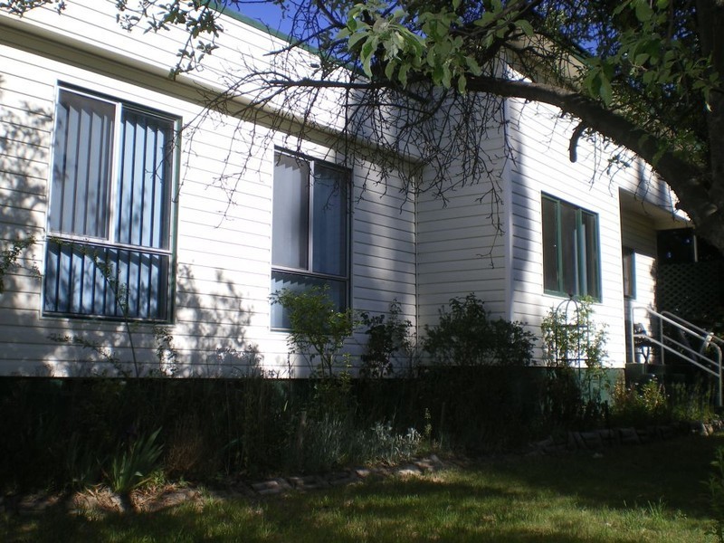 27 Church Rd, Cooma NSW 2630