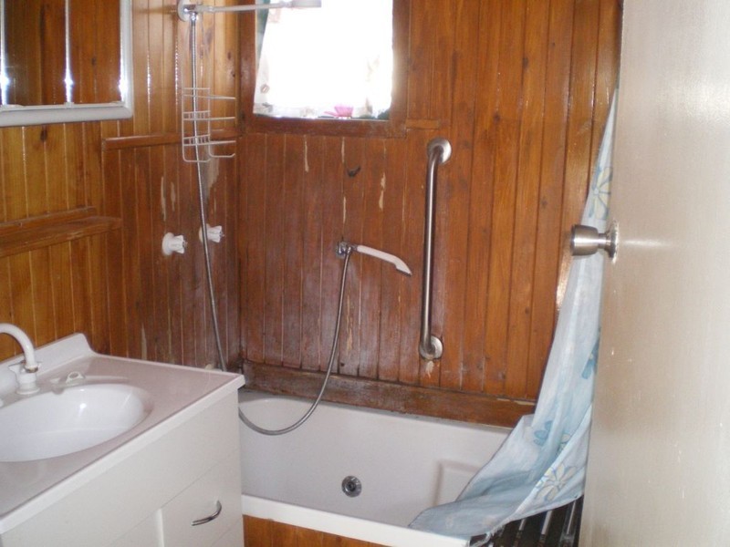 27 Church Rd, Cooma NSW 2630