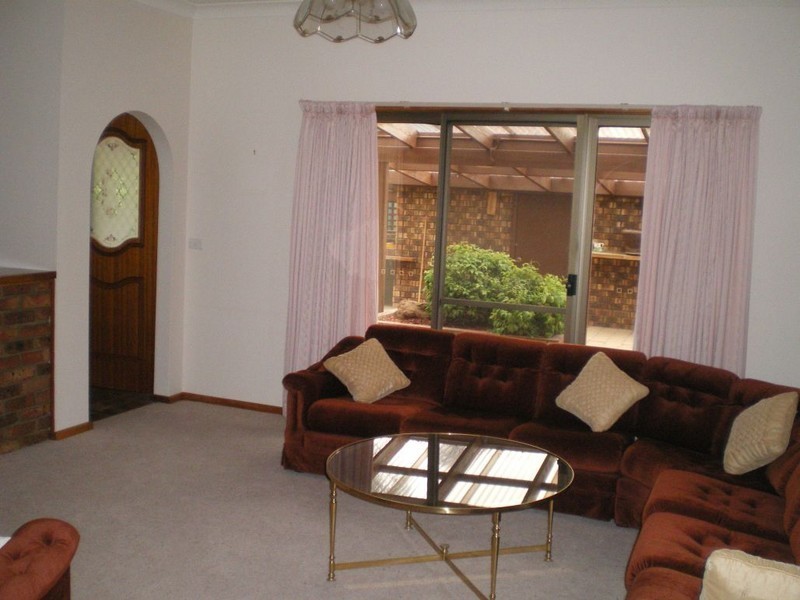42 Tulong Av, Cooma NSW 2630