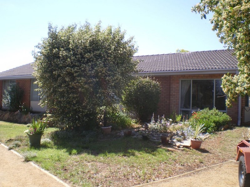 4 Woolalla St, Cooma NSW 2630