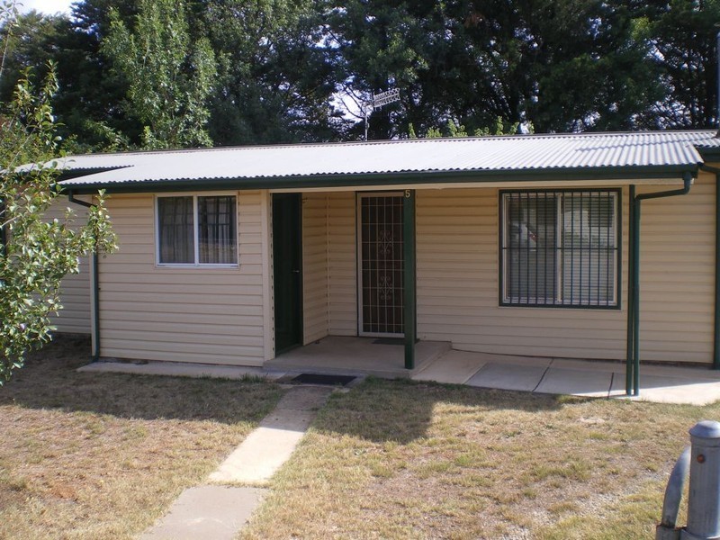 5 Nulgarra Pl, Cooma NSW 2630