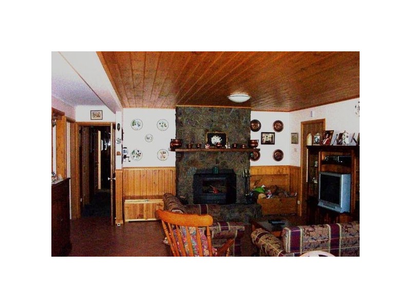 10 Peninsula Rd, Anglers Reach NSW 2629