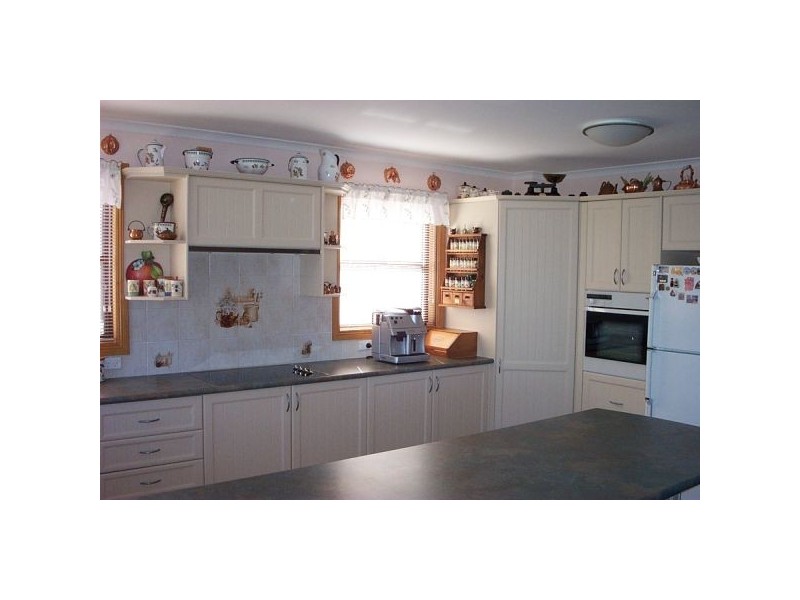 10 Peninsula Rd, Anglers Reach NSW 2629