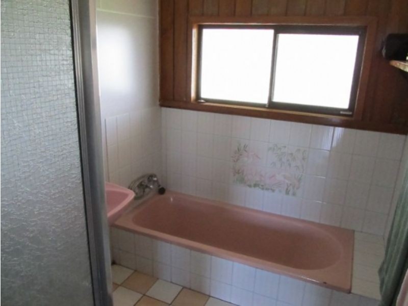 37 Iris St, Bombala NSW 2632