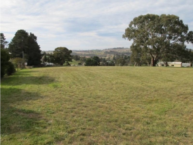 37 Iris St, Bombala NSW 2632