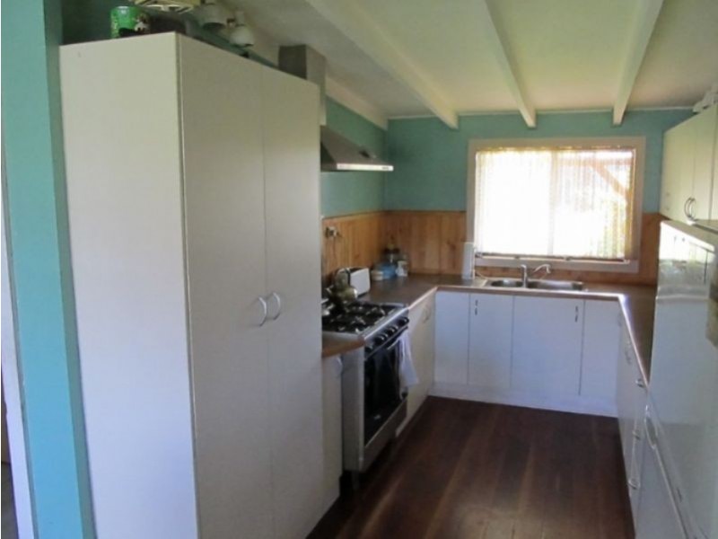 37 Iris St, Bombala NSW 2632