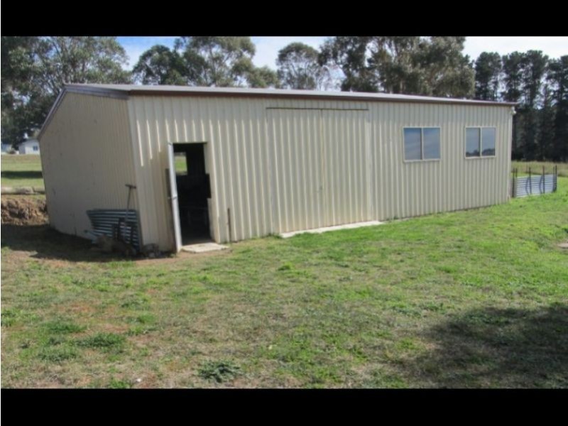 37 Iris St, Bombala NSW 2632