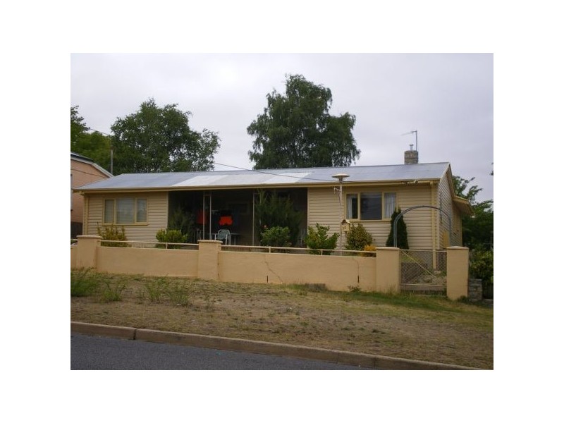 30 Commissioner St, Cooma NSW 2630