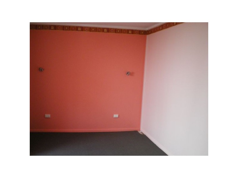 2 Mosely Av, Cooma NSW 2630