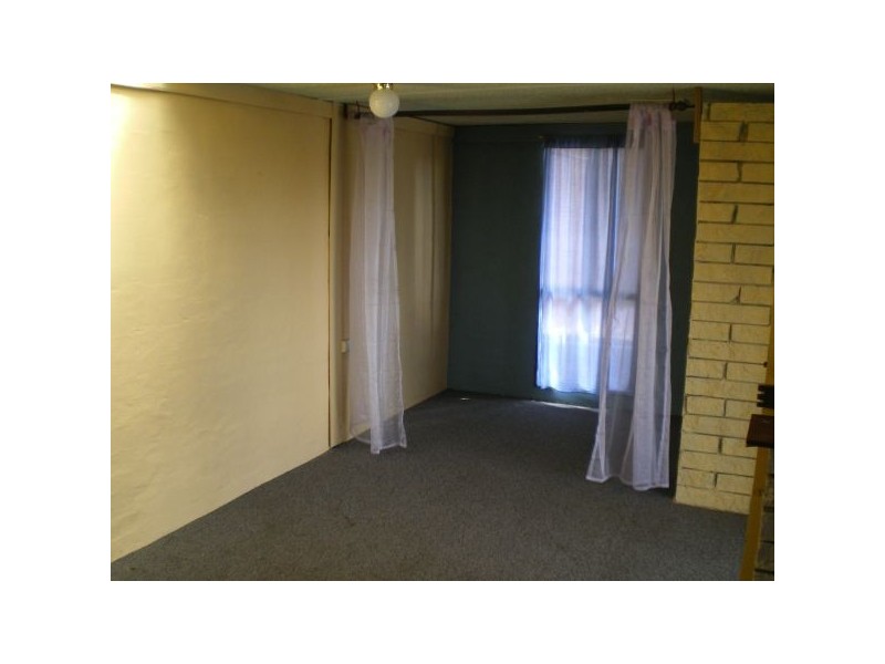 2 Mosely Av, Cooma NSW 2630