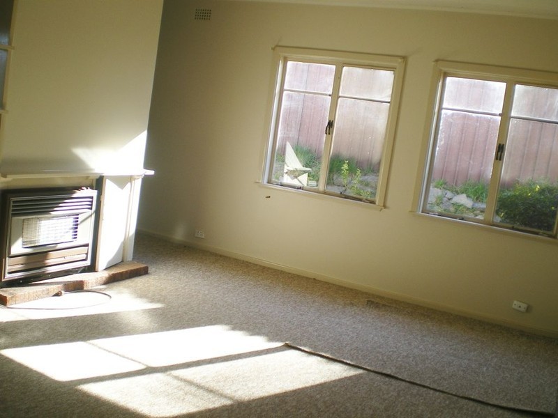 27 Baroona Av, Cooma NSW 2630