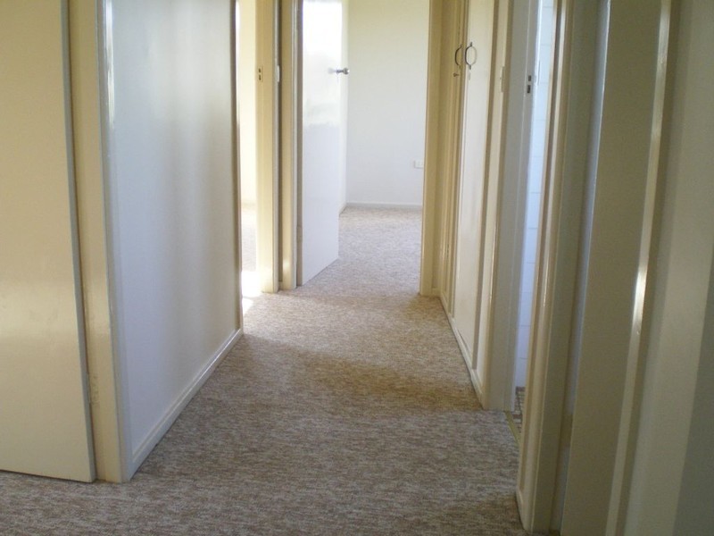 27 Baroona Av, Cooma NSW 2630